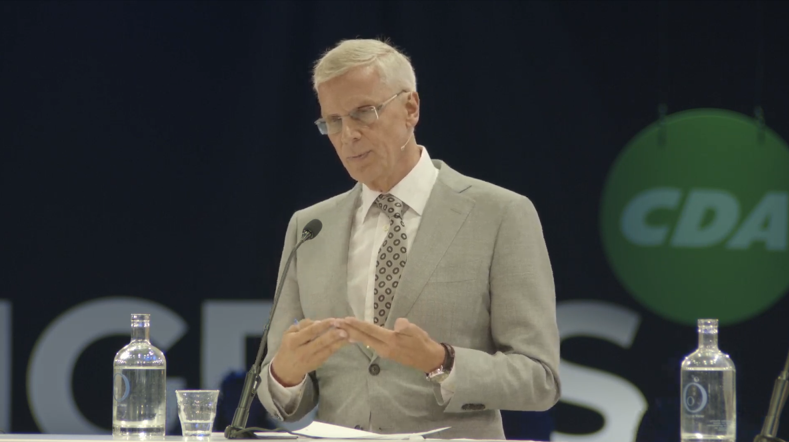 Zou de stropdas van interim partijvoorzitter Marnix van Rij bepalend zijn voor de toekomstvisie van het CDA? 😉#RechtsVanHetMidden #stropdas #CDAcongres