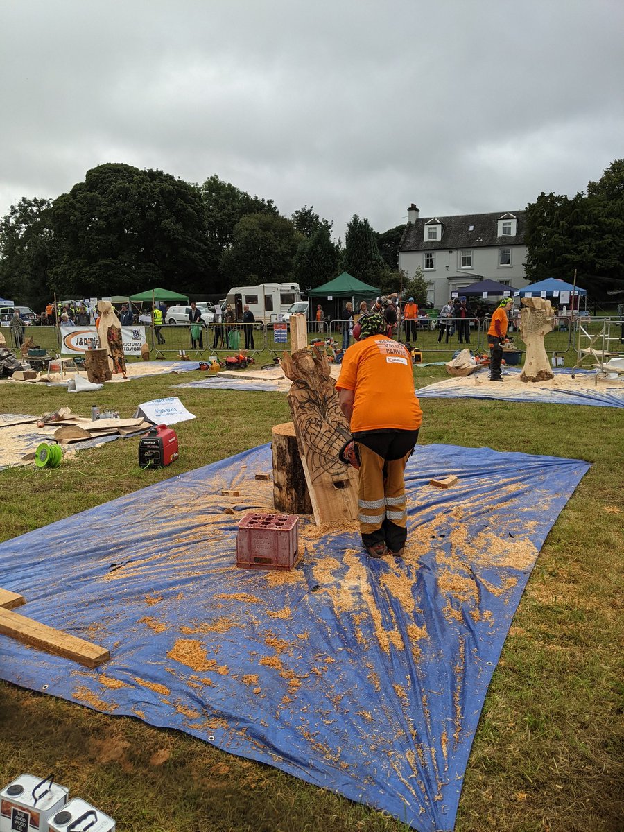 LauraNewlands5's tweet photo. All set up and ready to go at the carving event. There's so much going on, loads for kids to do, lots of stalls and some incredible carving going on! @gilliancMPC @stacey_mo1 @Tom_MPM @CoopFayB https://t.co/tz1f5osdqE