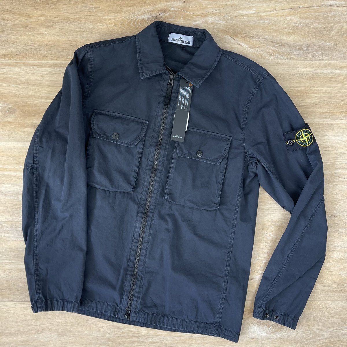 LABELMENSWEAR's tweet image. You can purchase this overshirt here…
👉🏼 label-menswear.com/products/stone…