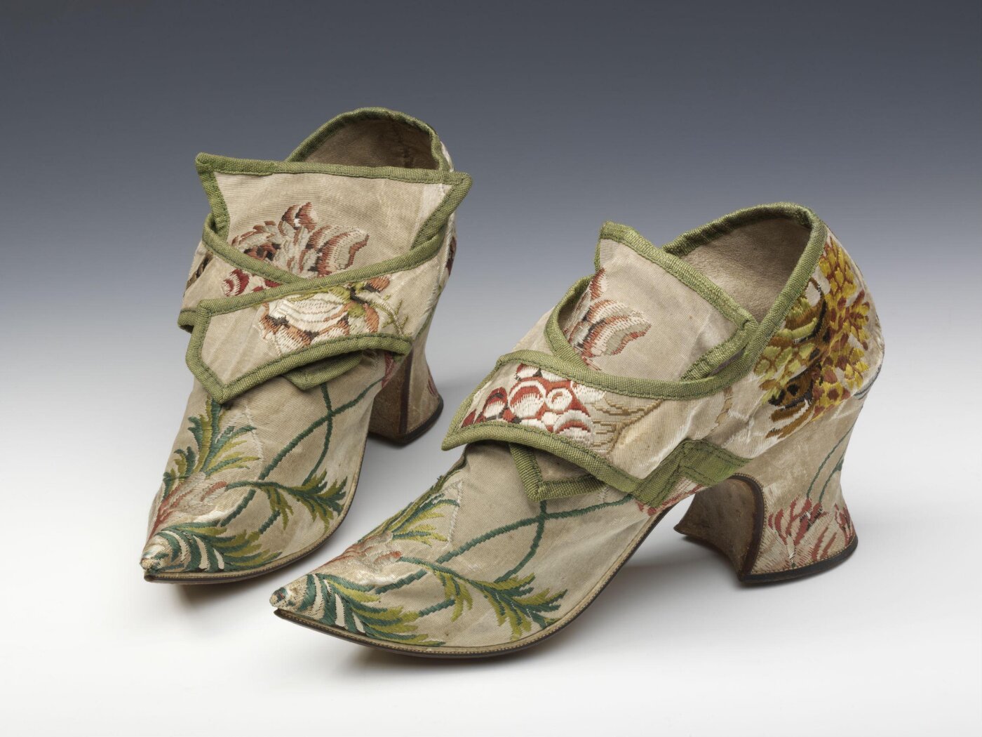 V&A on X: Did somebody say shoes? 👠 Our collection spans over