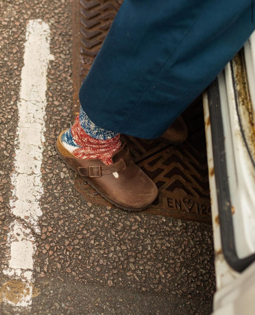 Comfortably strolling into autumn with Japanese master sock makers Anonymous Ism.