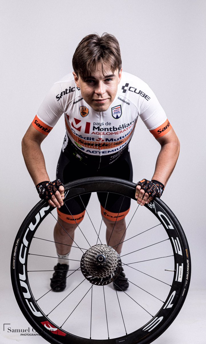CC Etupes (@ccetupes) on Twitter photo ⚪️🟠 Tour Moselle - etape 1
👊 <a href="/Eliott788/">Eliott pierre</a> termine 9ème de l’étape.
😣 Échappé avec <a href="/JoallandYael/">Yael Joalland</a> & Lecerf, il est seul encore en lice pour le général !
📸 <a href="/SamCoulon/">SamC</a> ⚪️🟠 Tour Moselle - etape 1
👊 <a href="/Eliott788/">Eliott pierre</a> termine 9ème de l’étape.
😣 Échappé avec <a href="/JoallandYael/">Yael Joalland</a> & Lecerf, il est seul encore en lice pour le général !
📸 <a href="/SamCoulon/">SamC</a>