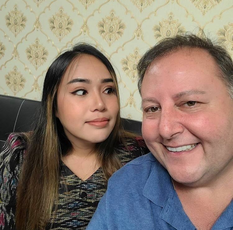 They both are weird but still looking cute together😍❤
.
.
Do you agree David and Annie are the cutest couples of 90 Day Fiance?💗
.
.
#90DayFiance #90dayfiancehappilyeverafter #90DayFiancePillowTalk #90dayfiancebeforethe90days #tvss #BeforeThe90Days #90dayfiancetheotherway