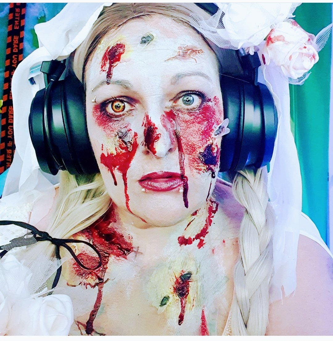 grass_weirdo's tweet photo. Who's looking forward to Halloween?? 

#Halloween 
#frightnight
#holidays 
#fun 
#spooky #scary #zombie #zombies #blood #blueeyed 
#blonde https://t.co/8VR18nBIEk