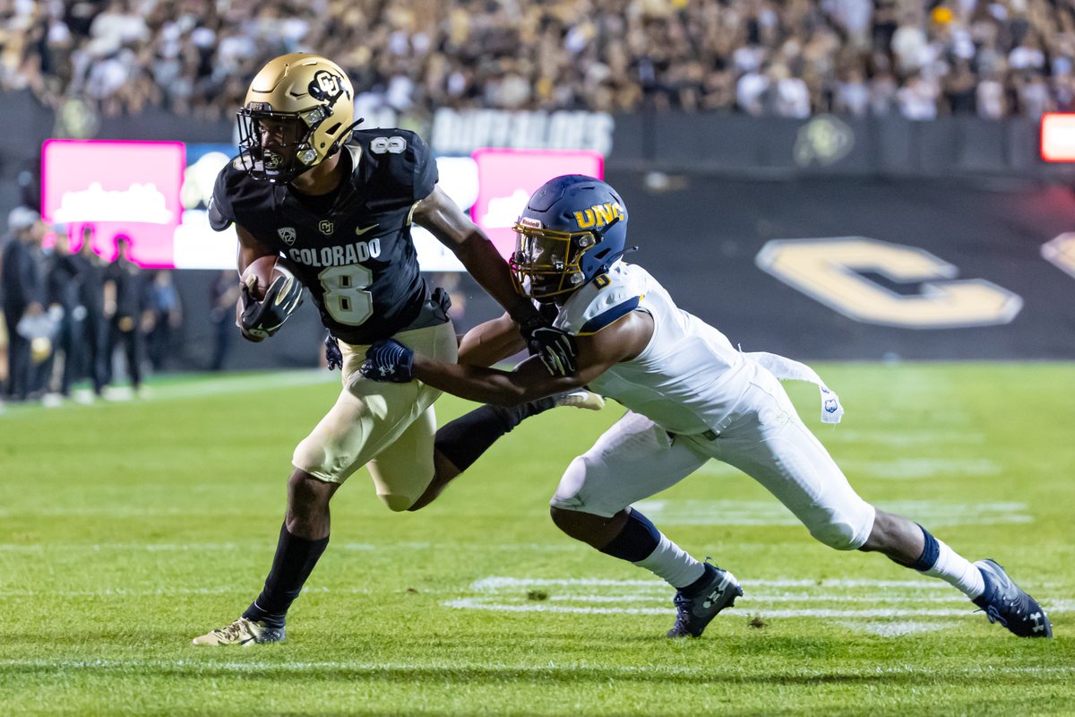 GuerrieroTrib's tweet photo. In the past, dynamic CU position groups have all come up with sweet nicknames: #MoneyGang, #BlackoutBoyz, #TrenchMob...
I wonder if Colorado's tailbacks have any ideas for themselves.
No disrespect to Joe Davis and Jayle Stacks, only 4 pics allowed!
(Pics by @NigelAmstock) https://t.co/PPimb5ko4G
