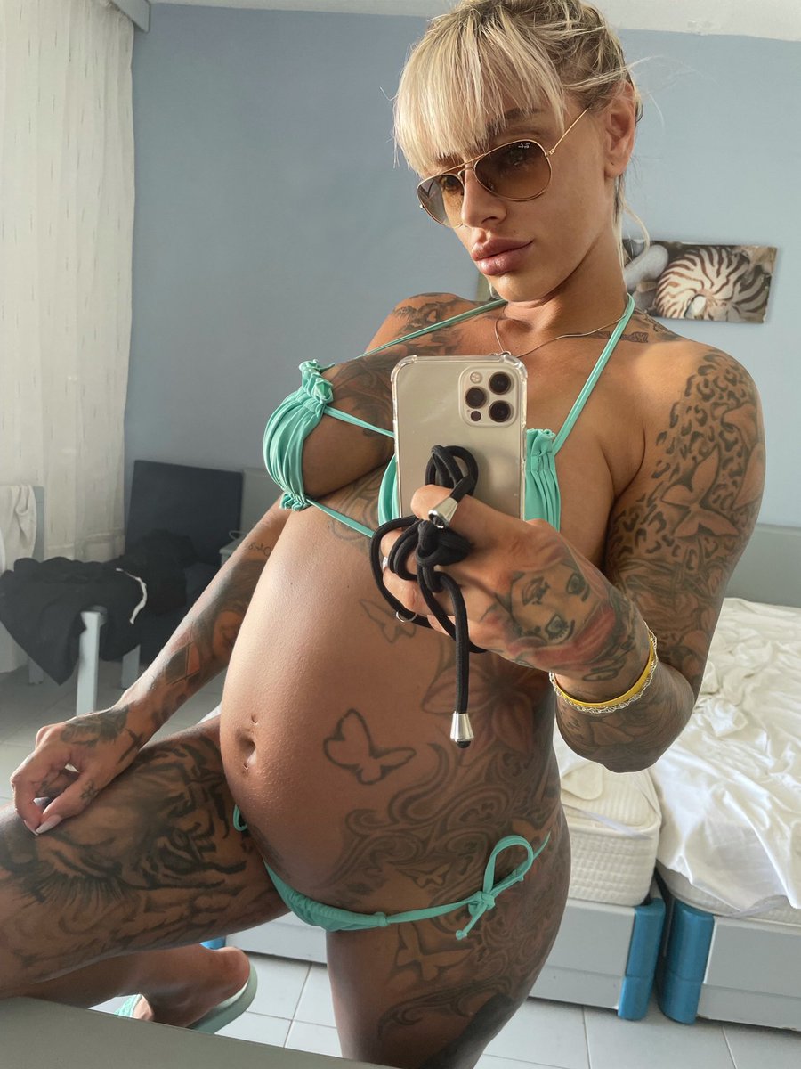 HarleenVanHynten’s pics and videos