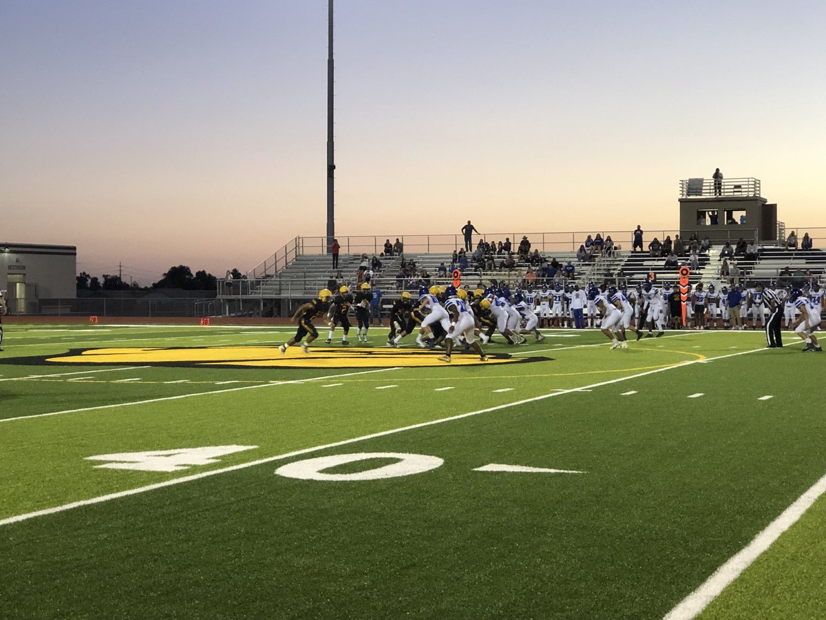 The 2021 BG football season is here. Awesome night and awesome new field. ⁦<a href="/DrFinchDVUSD/">Curt Finch, PhD</a>⁩ ⁦<a href="/BGHS_DVUSD/">Barry Goldwater High</a>⁩ ⁦<a href="/DvusdA/">DVUSDAthletics</a>⁩