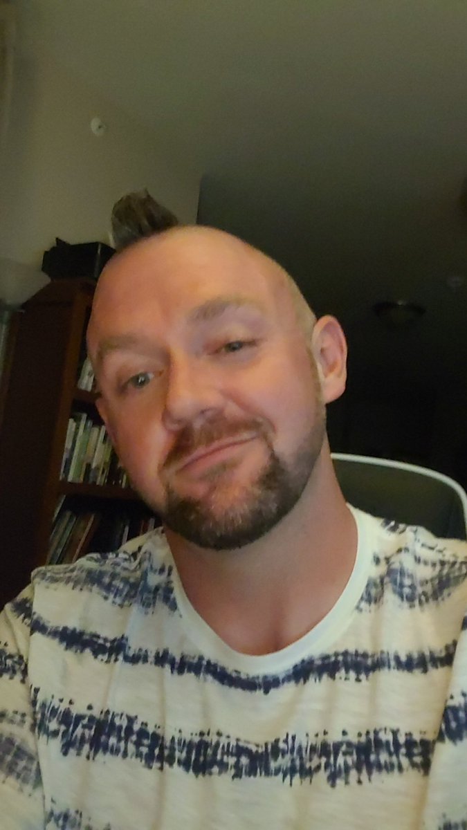 thecelrunner's tweet image. Bout to do this stream thing. 9:30 cst. See you in a few. 

twitch.tv/thecelrunnerre…