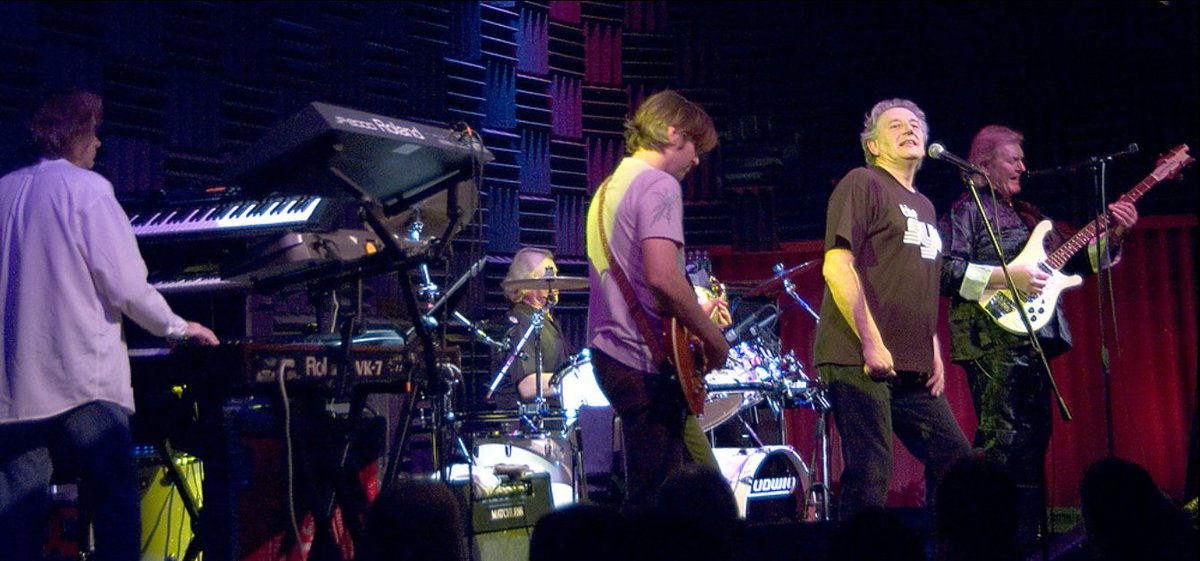 Geoffrey Mason (@gmasonfl) on Twitter photo Absolutely gorgeous photo album of The Syn playing at historic <a href="/JoesPub/">Joe’s Pub</a> at <a href="/PublicTheaterNY/">The Public Theater</a> at 425 Lafayette Street (at Astor) in NYC on January 8, 2006. All photos by Kevin Yatarola.
<a href="/Nocastus/">Gerard Johnson 🏴🏴</a>, @ShaneTheRiot, <a href="/SteveNardelli/">Steve Nardelli</a>, Alan White, Chris Squire.
kebya.photoshelter.com/gallery/010806… Absolutely gorgeous photo album of The Syn playing at historic <a href="/JoesPub/">Joe’s Pub</a> at <a href="/PublicTheaterNY/">The Public Theater</a> at 425 Lafayette Street (at Astor) in NYC on January 8, 2006. All photos by Kevin Yatarola.
<a href="/Nocastus/">Gerard Johnson 🏴🏴</a>, @ShaneTheRiot, <a href="/SteveNardelli/">Steve Nardelli</a>, Alan White, Chris Squire.
kebya.photoshelter.com/gallery/010806…