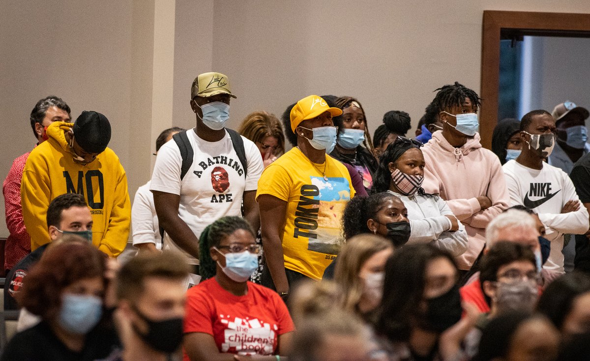 AlexGant16's tweet photo. Earlier tonight, members of the community gathered in the Bone Student Center for a night of support for @IllinoisStateU graduate student Jelani Day. Day has been missing for two weeks and was last seen in Bloomington on Aug. 24. | @The_Vidette

PHOTOS: https://t.co/t0N2JVdkig https://t.co/IzPYwV2ErM