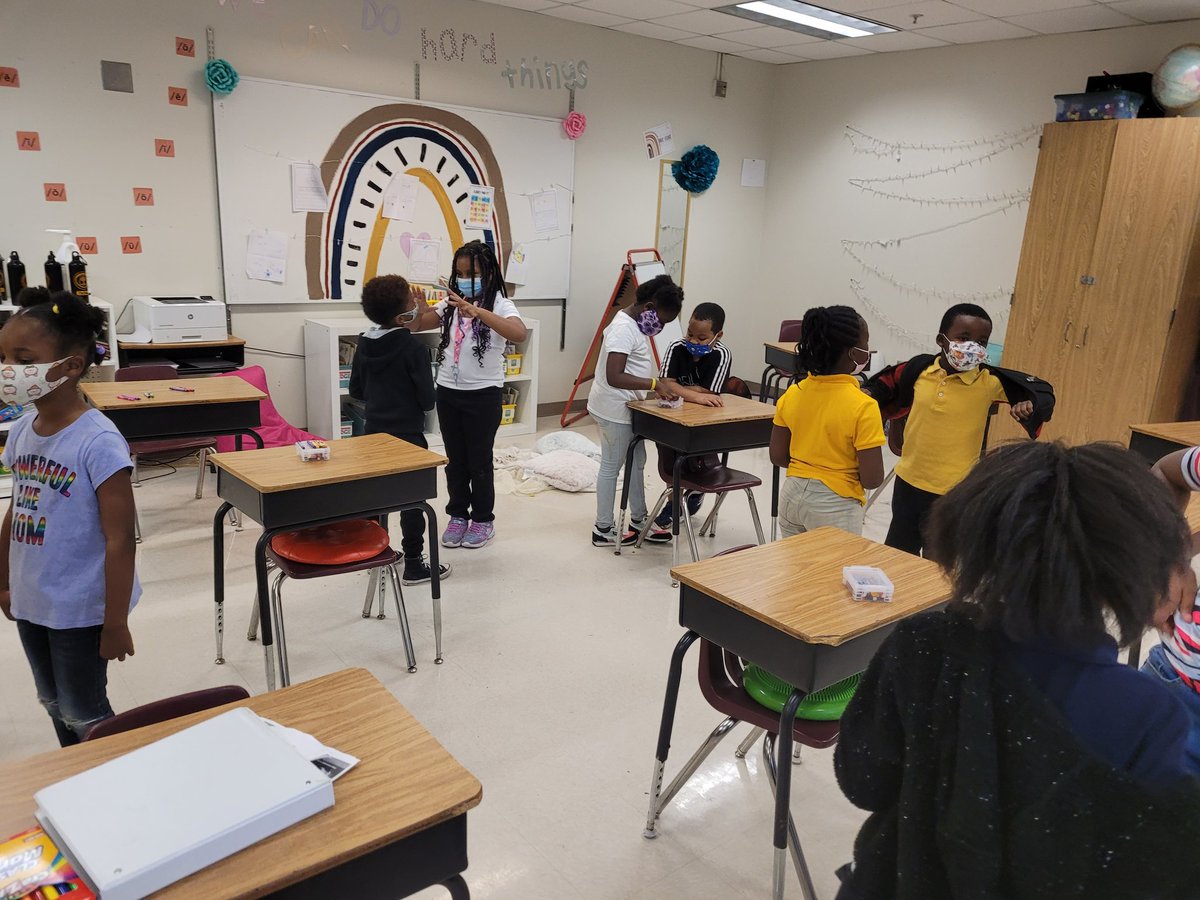 Ms_CollinsPFES's tweet photo. Number talking in 2nd! #Talkitout #Gamechanger #thepeytonway @APSPeytonForest https://t.co/FUdsFQSI3Z