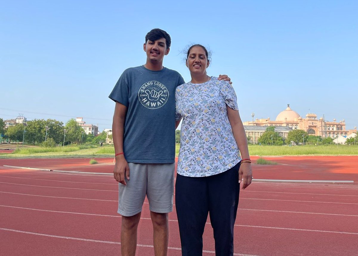 KrishnaPooniaIN's tweet photo. बेटा लक्ष्यराज पूनिया को जन्मदिन की हार्दिक बधाई एवं शुभकामनाएं, आप हमेशा आगे बढ़ते रहो परिवार एवं देश का नाम रोशन करो हमारा स्नेह, आशीर्वाद हमेशा आपके साथ है। #HappyBdaySon https://t.co/LG4JrCfWkS