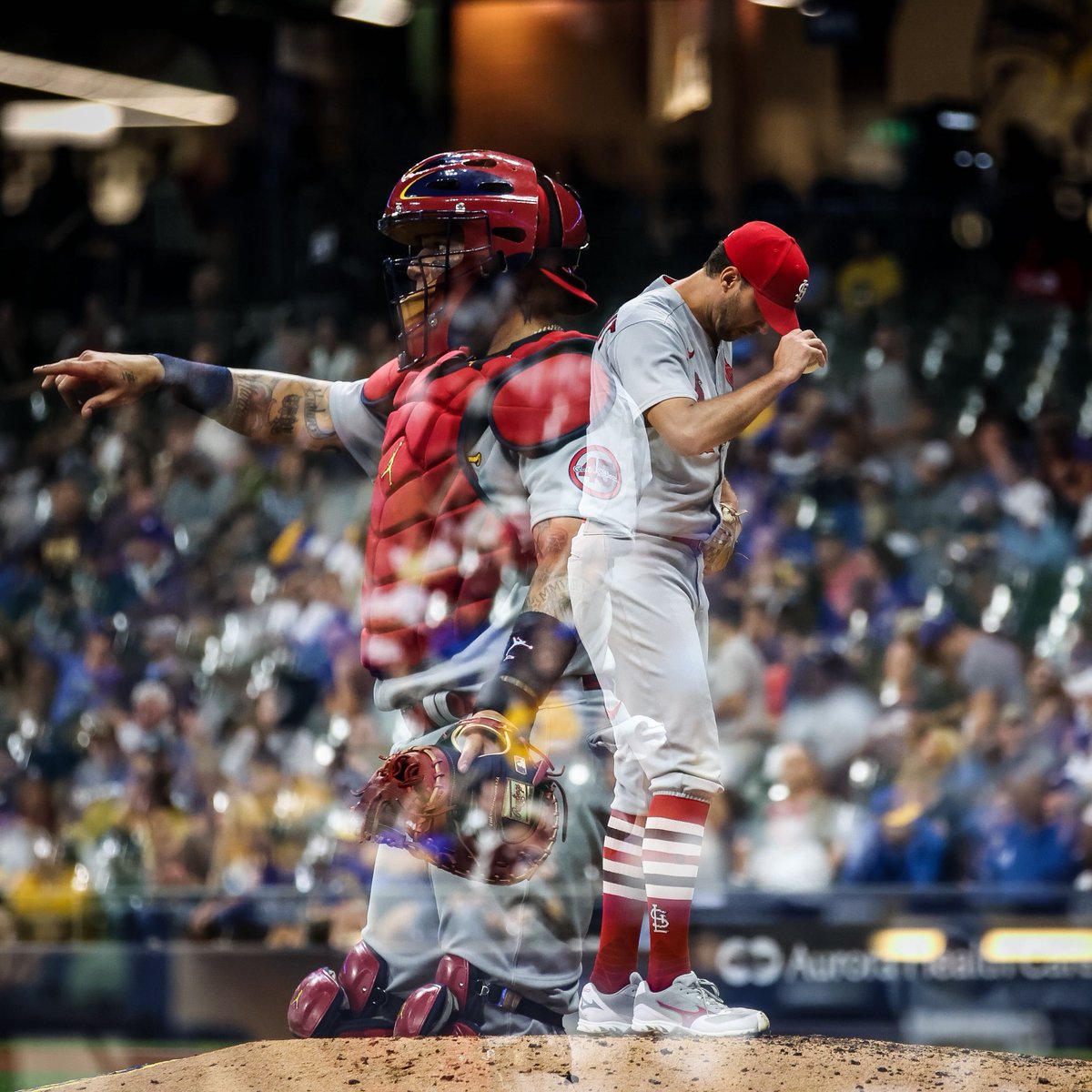 Long-lasting battery. 3️⃣0️⃣0️⃣