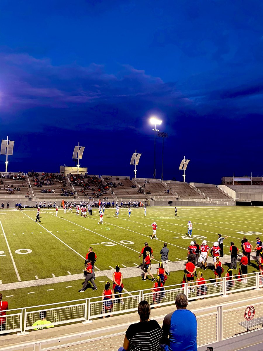 mrsotero505's tweet photo. Missed these Friday Night Lights! ๐คฉ#westmesahighschool #letsgomustangs #footballisback #apsisback https://t.co/1Bp8YRnj8M