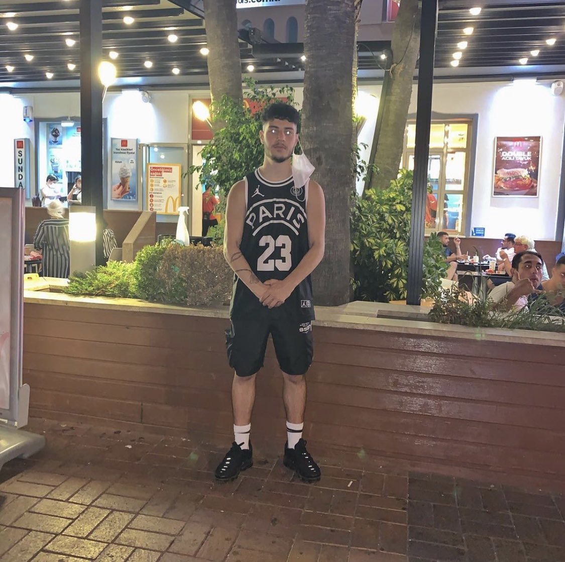 just finished training mans out here gettin hench and you youngers are playing a paint game, doing bits in ends 🤫