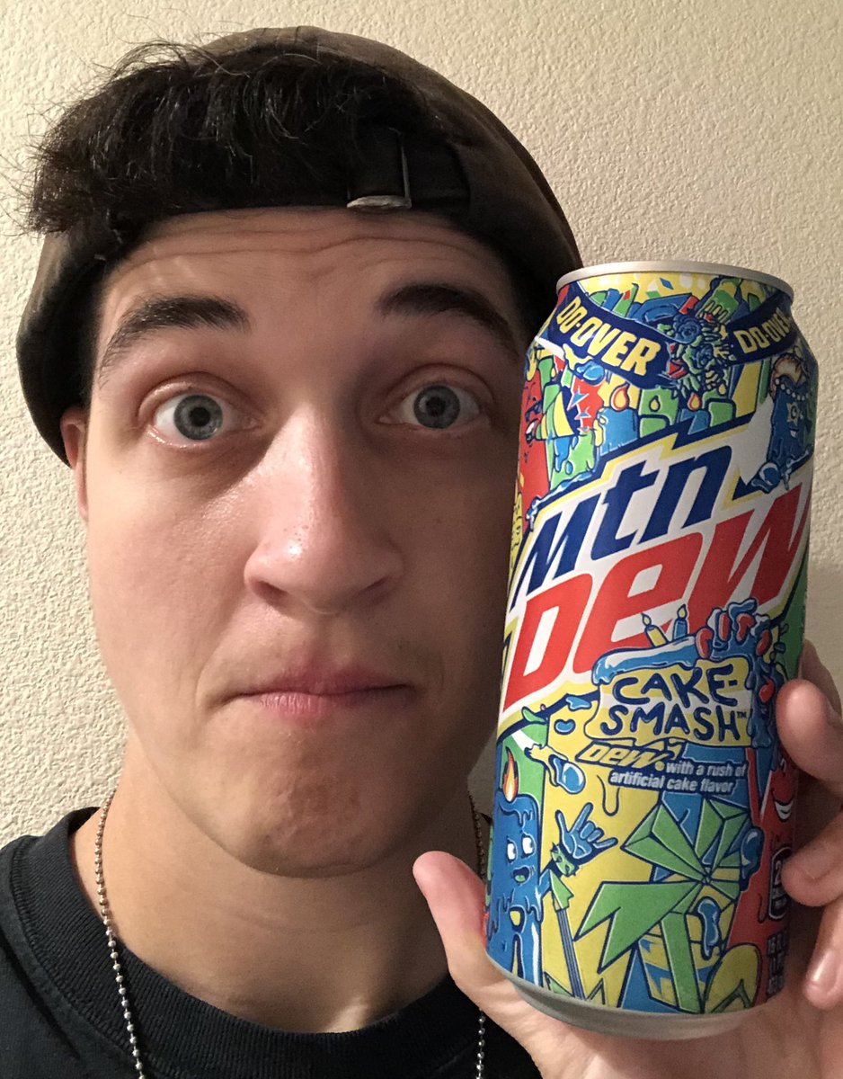 FroggyPhevoli's tweet image. Guess who got their hands on @MountainDew #CakeSmash! (Thank you eBay.) It’s SUPER WEIRD, but I’m kinda into it? It’s surprisingly ginger ale-esque, with a sprinkles aftertaste. #DewOver