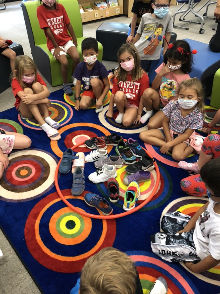KatieSchiyer2's tweet photo. Using deductive reasoning, we looked at the attributes of our “Rocking Cool School Shoes” to determine the mystery shoe! #PetetheCat
#readingandthinking #EverettSchoolLibrary #Everettsoars https://t.co/tOK88GLlPi