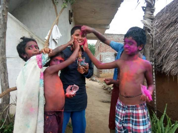 ChitraR09535143's tweet photo. #కరోనా ముందు కరోనా తర్వాత అనే చెప్పుకునేలా పరిస్థితులు మారిపోయాయి నిజమే అప్పుడనట్లు ఇప్పుడు ఏదీ లేదు మళ్లీ రాదు కూడా ఇదే తేదీకి 2 సంవత్సరాల క్రితం మా విద్యార్థులతో ఇలా ఉండేది మళ్లీ ఎప్పుడొస్తుందో #3Wave అంటున్నారు అందుకే జరగబోయే రోజుల కన్నా #గడిచిన కాలం ఎంతో విలువైనది కాబోలు... https://t.co/N3Gls2L25U