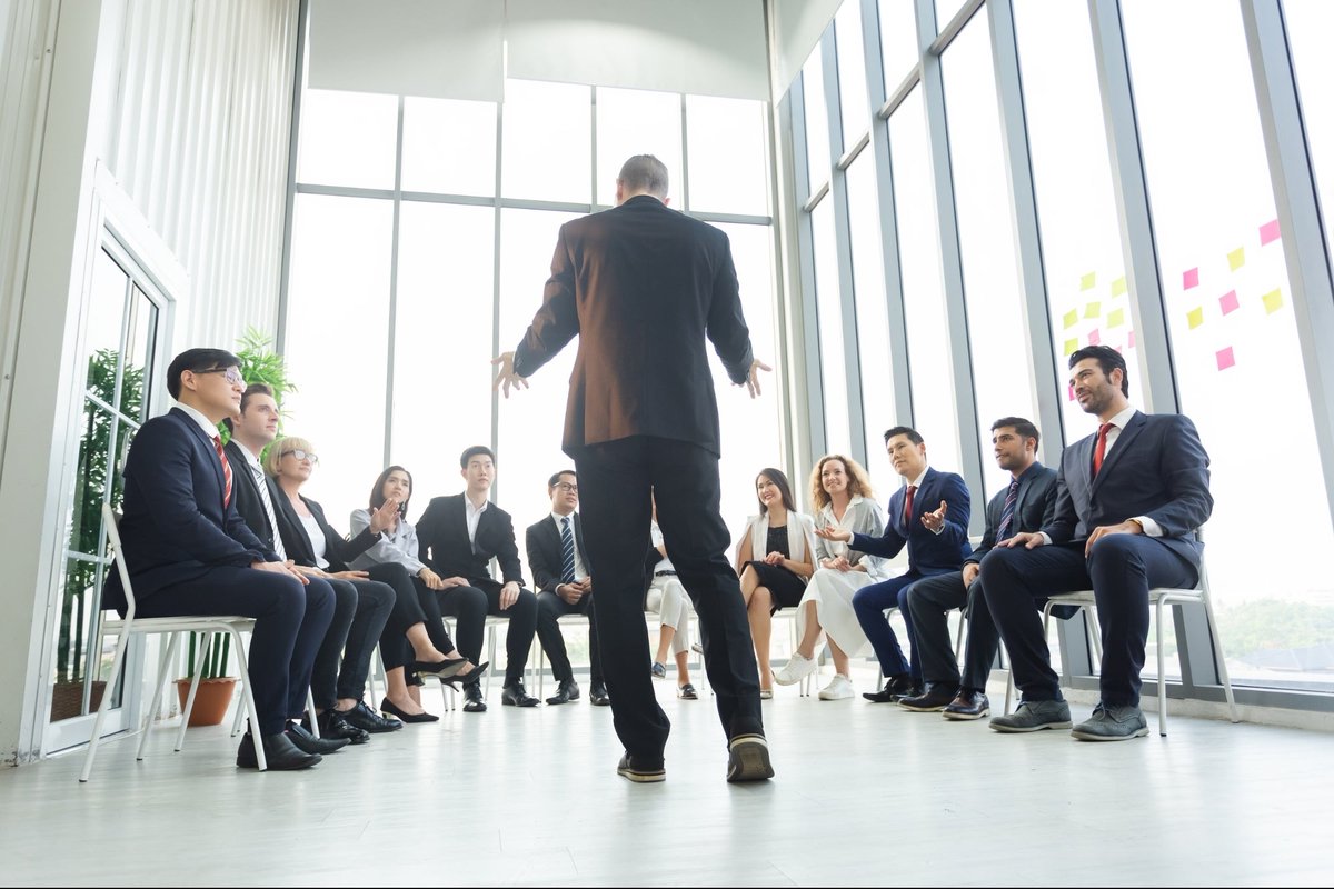 drewvurv's tweet photo. What's the Real Difference Between Leadership and Management? https://t.co/jMpIItg6oE #business #entrepreneur https://t.co/RJ18fReOaE