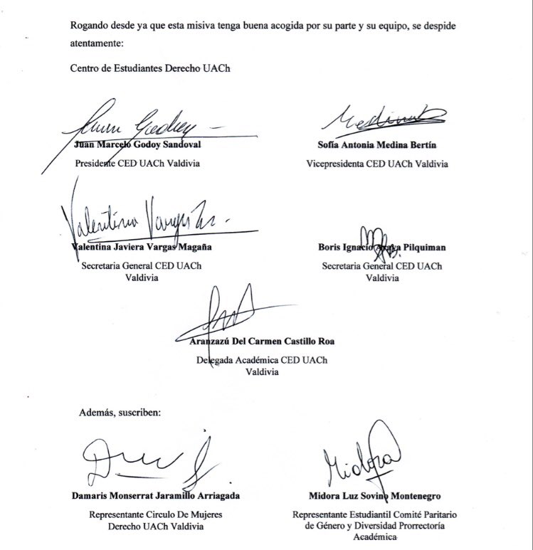 CEDUACh's tweet photo. ⚠️ #nomasimpunidad⚠️ 
El día de hoy nos dirigimos a Independencia #641, para hacer entrega de una Carta Dirigida al Rector de nuestra casa de estudios, solicitando que se pronuncie respecto de las decisiones adoptadas en el caso Muñoz. https://t.co/BSKON5ZHaH