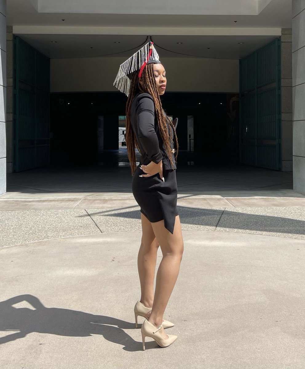 Thatssosavv's tweet image. Cause I’m obsessed how my grad cap came out Imma post it here too🥺 FIDM class of 2021 Bachelors of the Arts ✨#fidm #fidmgrad