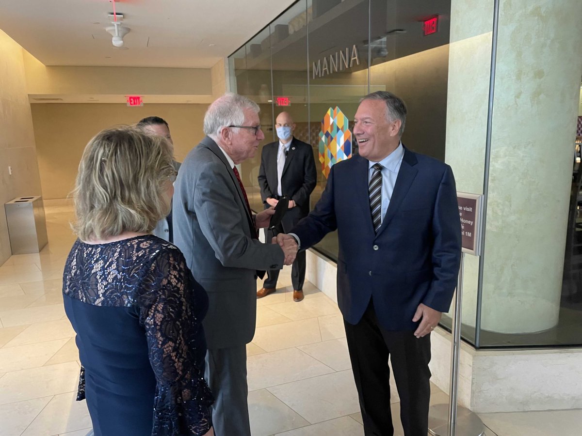 mikepompeo's tweet photo. Great to join @joelcrosenberg and @thejoshuafund tonight at the @museumofBible. I’m grateful for their work in support of Israel. https://t.co/9uoJQce8qh