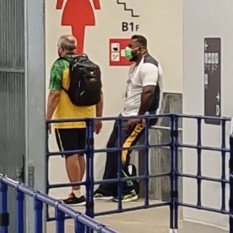 otd_oficial's tweet photo. Paulino está em prantos e demorou para entrar na sala de cerimônias. Revoltado, socou a parede do Estádio Olímpico diversas vezes. #OTDemTóquio https://t.co/0syIGfM52E