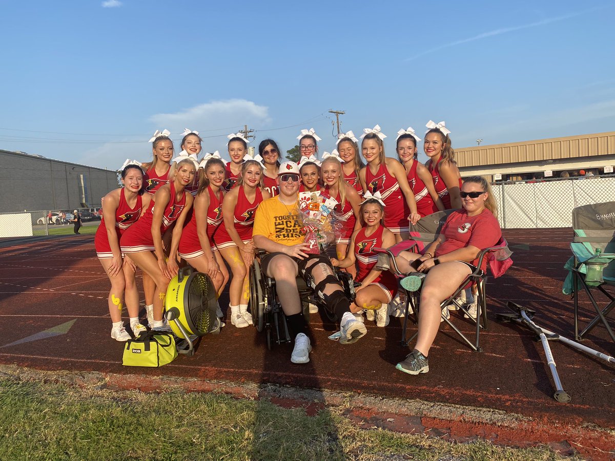 BridgeCityHS's tweet photo. So great to see our #64 in person tonight the icing on the cake was the W๐- we love you @ShaunHallman1 - we believe
#ShaunStrong #CardinalStrong
#CardinalsForACure https://t.co/kCYk9Bw9Yr