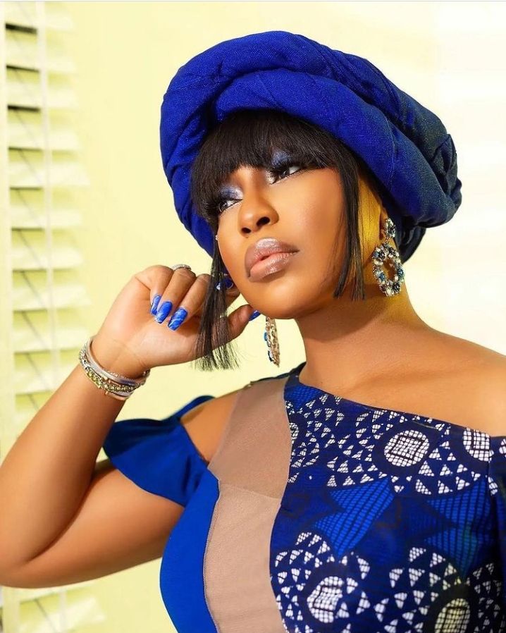 OloriSupergal's tweet photo. Check out your favourite celebrities at #Savyteko for Tiwa Savage father's burial.
#OSG #OloriSuperGal #BBNaijia https://t.co/IWWEHDpnzB