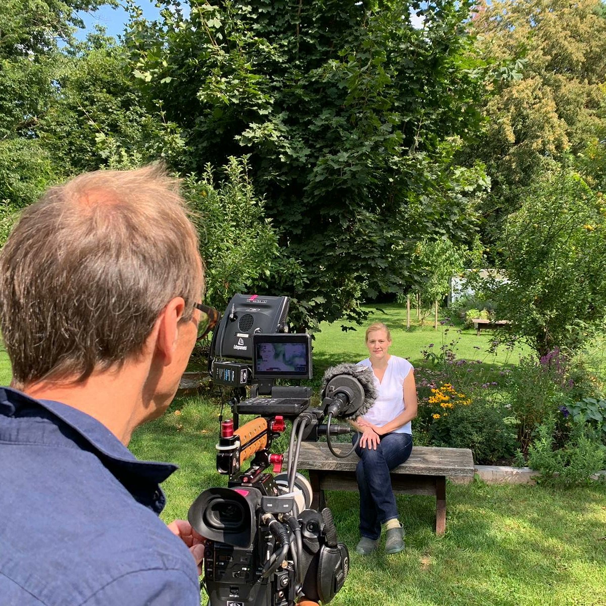 BuderSabine's tweet photo. Wie fühlt sich der Wahlkampf im Endspurt an? Meine Antwort darauf bei report München: https://t.co/7Nozkdquw0
#btw21 #wk59 #buderforbundestag https://t.co/29RV8lyaEv