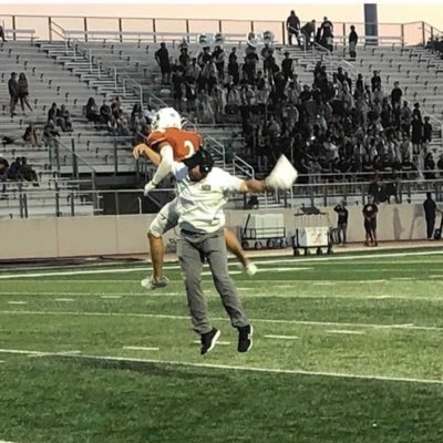 CoachSchaefer_9's tweet photo. #NewProfilePic https://t.co/XDrtheL2uQ