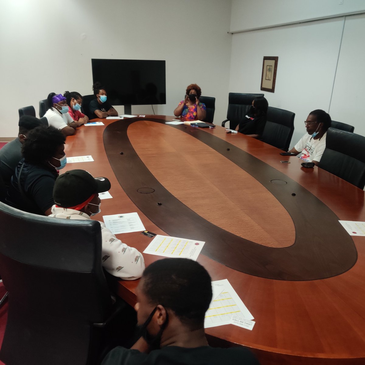 Khan_SHEGOG's tweet photo. Young leaders gathered at @ulstl to blitz the neighborhood of #ULBlockUnit Program. https://t.co/GfEQXzkZP3
