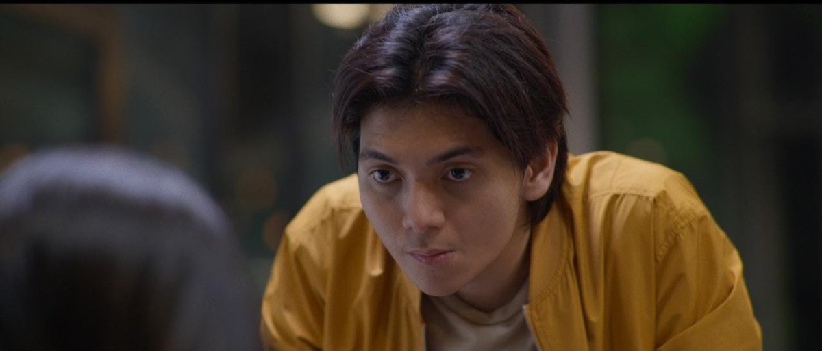 Yigitning jinsiy olatni tik turgani haqida video