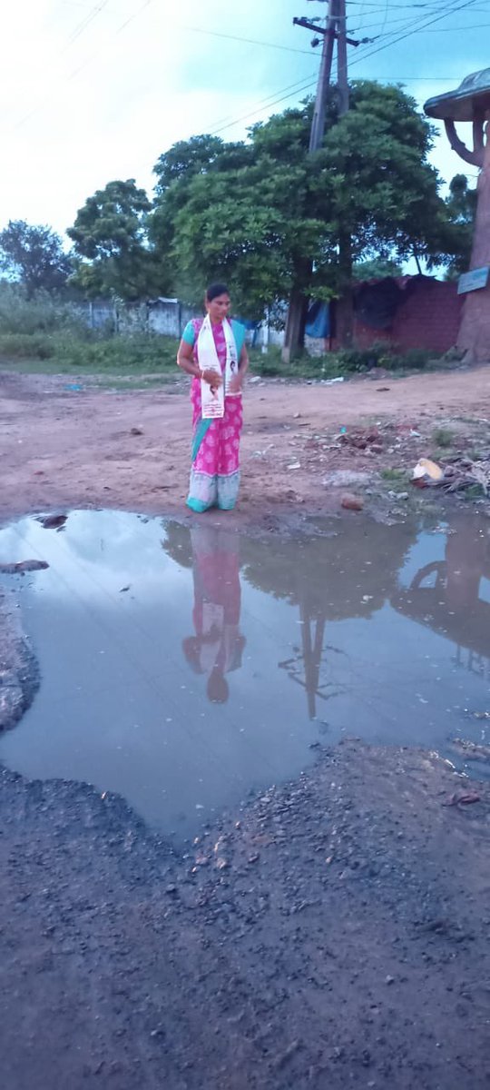 JSPVeeraMahila's tweet image. ఆంధ్ర ప్రదేశ్ రోడ్ల దుస్థితి పై @JanaSenaParty డిజిటల్ క్యాంపైన్, కృష్ణా జిల్లా.

మచిలీపట్నం నియోజవర్గం, నేషనల్ కాలేజ్ రోడ్డు.

#JSPForAP_Roads