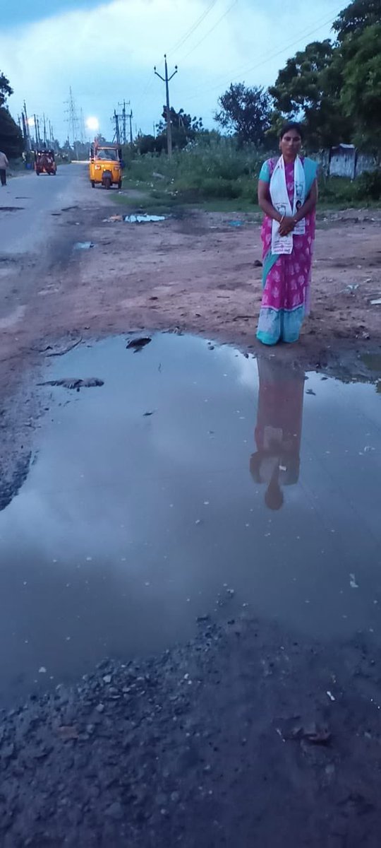 JSPVeeraMahila's tweet image. ఆంధ్ర ప్రదేశ్ రోడ్ల దుస్థితి పై @JanaSenaParty డిజిటల్ క్యాంపైన్, కృష్ణా జిల్లా.

మచిలీపట్నం నియోజవర్గం, నేషనల్ కాలేజ్ రోడ్డు.

#JSPForAP_Roads