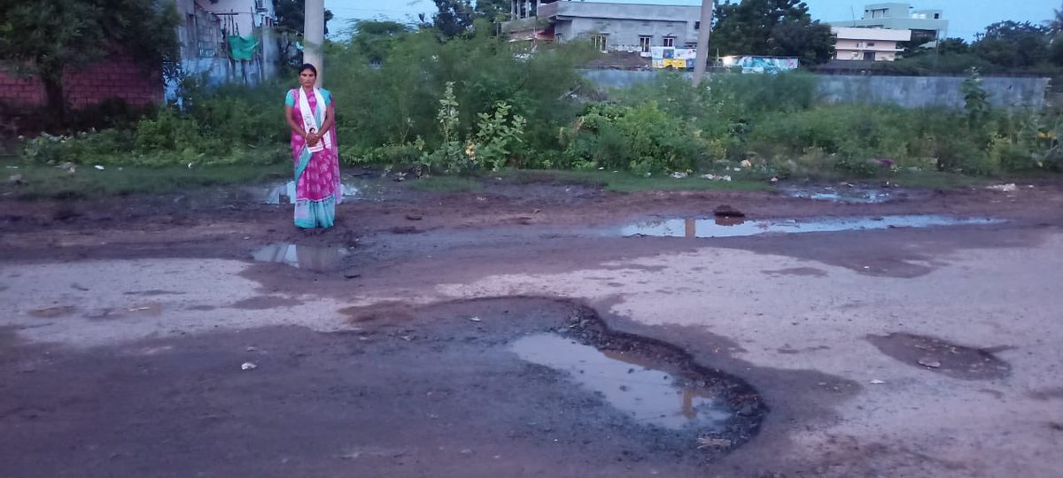 JSPVeeraMahila's tweet image. ఆంధ్ర ప్రదేశ్ రోడ్ల దుస్థితి పై @JanaSenaParty డిజిటల్ క్యాంపైన్, కృష్ణా జిల్లా.

మచిలీపట్నం నియోజవర్గం, నేషనల్ కాలేజ్ రోడ్డు.

#JSPForAP_Roads