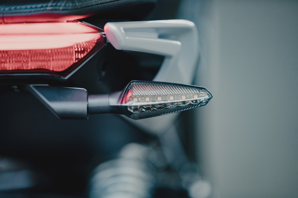 HWoodElectrics's tweet image. More from #ZeroMotorcycles' Limited Edition #Quickstrike Package.

Only 100 Available... Premium accessories like anodized lever guards &amp;amp; bar ends, carbon fiber front &amp;amp; rear fenders &amp;amp; more.
⁠⁠
Order Your #ZeroSRF Kit from #HollywoodElectrics in #LA.

zeromotorcycles.com/quickstrike