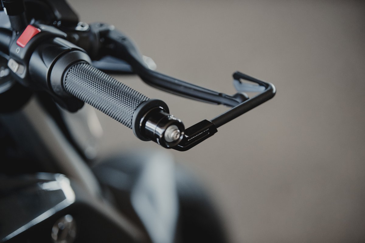 HWoodElectrics's tweet image. More from #ZeroMotorcycles' Limited Edition #Quickstrike Package.

Only 100 Available... Premium accessories like anodized lever guards &amp;amp; bar ends, carbon fiber front &amp;amp; rear fenders &amp;amp; more.
⁠⁠
Order Your #ZeroSRF Kit from #HollywoodElectrics in #LA.

zeromotorcycles.com/quickstrike