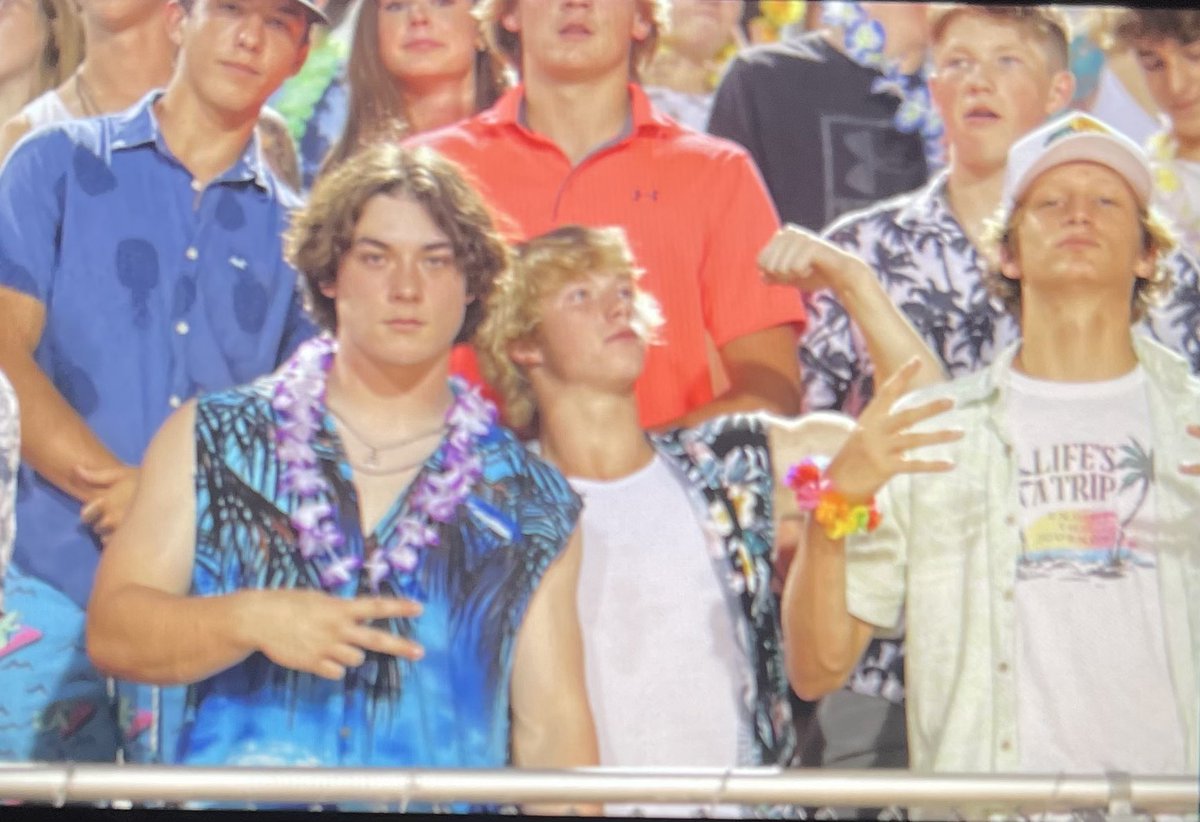 flocklhs's tweet photo. CONGRATULATIONS FOOTBALL BOYS FOR BRINGING HOME THE DUB!!!!
we LOVED being there to cheer y’all on!!!!! 

-Next game FRIDAY AT 730 in van!!!!

STAY TUNED FOR NEXT WEEKS THEME!!!!!!💙🦅✨ https://t.co/LEi3UTJrlZ