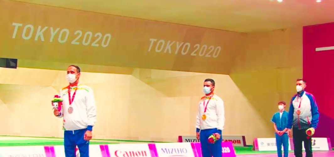 Historic day for India! Congratulations #ManishNarwal and @AdhanaSinghraj for winning 🥇 and 🥈respectively at #TokyoParalympics in Mixed 50m Pistol SH1 Final. 🇮🇳🇮🇳 #Praise4Para