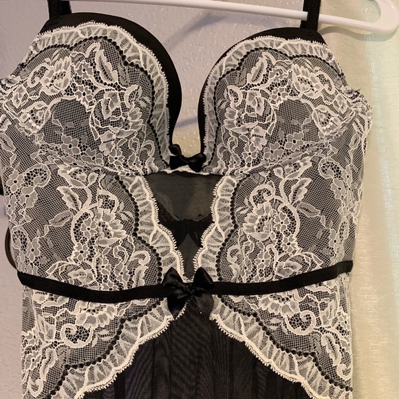 DemFigBonilla's tweet photo. So good I had to share! Check out all the items I'm loving on @Poshmarkapp #poshmark #fashion #style #shopmycloset #victoriassecret #noboundaries #bananarepublic: https://t.co/pCKloUittU https://t.co/v59lKzZ4Ja