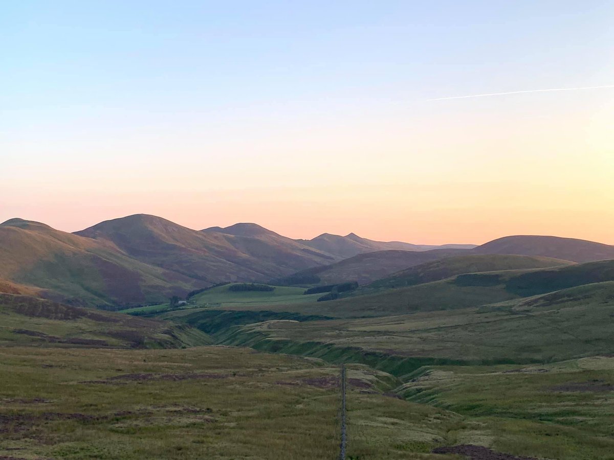 MairiMMcInnes's tweet photo. Well hello September 🏃🏼♀️🧡💜🌅⛰🍁🍂🌸🌷#TeamPwC clocking the daily miles for #RunforRefugees #MakeMilesCount #RunforaCause @BritishRedCross @runnersworlduk @runr_uk #BeWellWorkWell #lifeatPwC https://t.co/ZX5WdROXHo