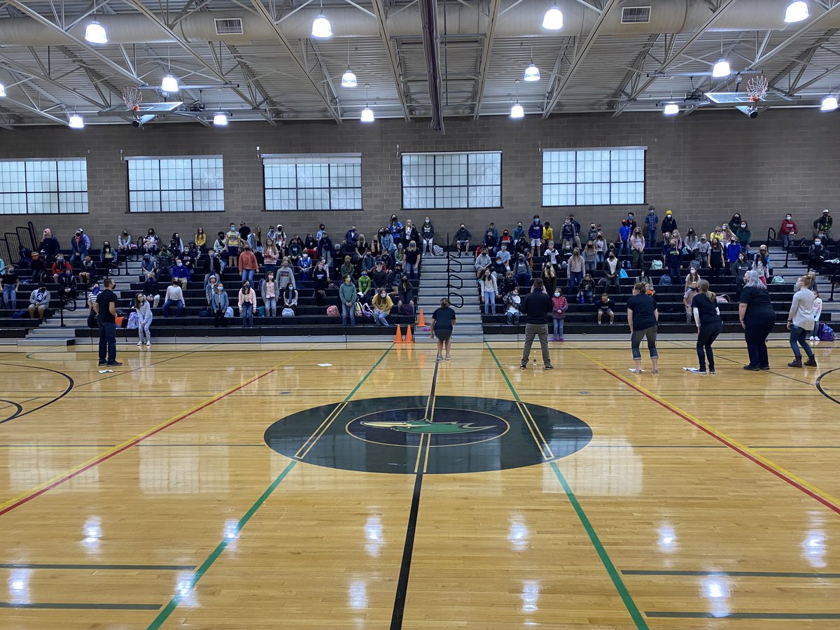 mrgloveredu's tweet photo. WEB welcomed all 6th graders with open arms making day 1 a one to remember! Can’t have the full experience of middle school without a little rite of passage… lockers + computers! 3/4
#TFRavens #SVSDProud https://t.co/MP0TYWuD5m