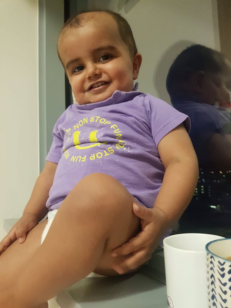 Herkese merhaba, resimdeki minik benim Yeğenim Atlas. Kendisi Lösemiyle savaşıyor ve mükemmel bir savaşcı. İyileşmemiz için ilik nakline ihtiyacımız var. Sizlerden isteğim bir sonraki tweette bağış noktalarını bulup ilik bağışcısı olmanız ve bu tweeti yaymanız.