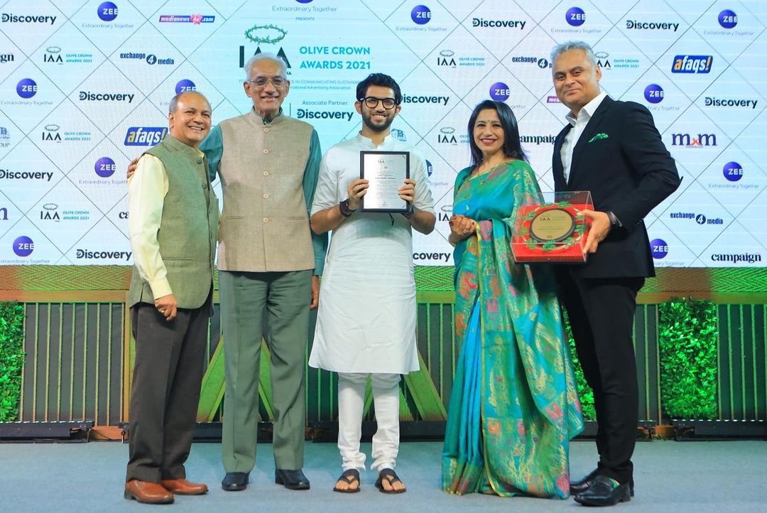 @AUThackeray posts an inspiring message expressing his gratitude to #IAAOliveCrownAwards 2021 

@neerajroy @mtata0503 @Asifbhamlaa @IAA_India @singer_shaan @ShivsenaComms #IAA #DhartiKaDil