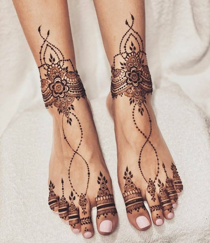 Theweddingbels's tweet photo. Most Popular Henna Mehendi Designs for Beautiful Girls 
@hennabymaziah/ ig

Follow 
@TheWeddingBels

For More Inspirational Henna Designs Ideas
#mehendi #engagement #engagementring #engagementphotos #engagementsession #engagementshoot #makeupengagement #mehendidesign #mehendiart https://t.co/mtwL2knLXk