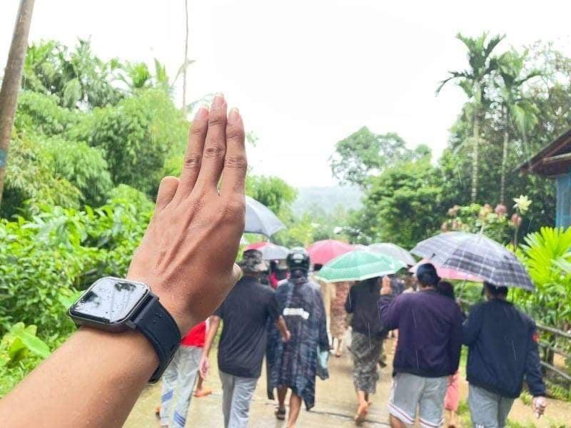 Pro-democracy residents from #AukYayPhyu tsp marched on the streets under the heavy rain to protest against military dictatorship today.

#TakeAction_NoMoreWords
#Sep4Coup
#WhatsHappeningInMyanmar