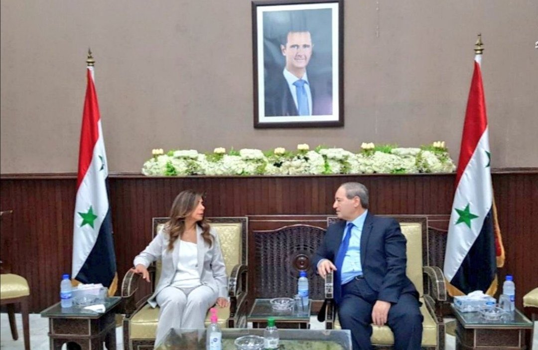 aliimortada's tweet photo. حرتوا و درتوا و تكبرتوا وكابرتوا وآخر شي رجعتوا ع سوريا
ما كان من الأول وبلا حلفان بحلق شوارب وإحراج🙂 https://t.co/FdjT64db83