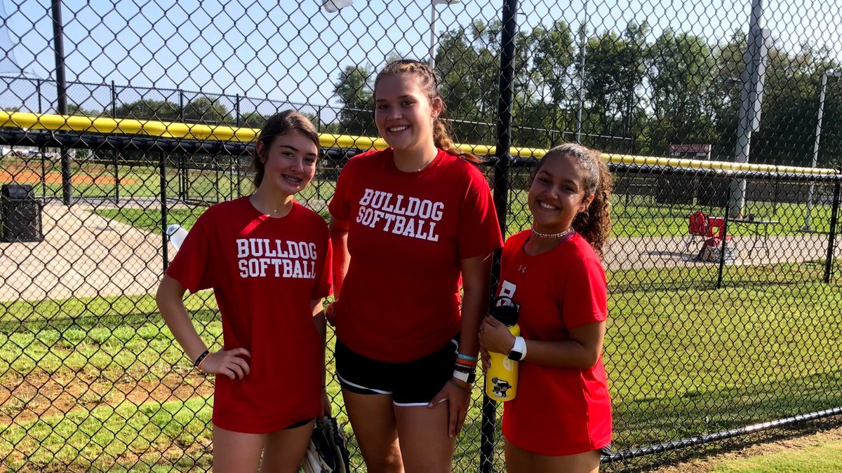 Our student-athletes and coaches had so much fun at Boiling Springs High School <a href="/BSHSBulldogs/">Boiling Springs High</a> Softball <a href="/Softball_BS/">BSHS Lady Bulldogs Softball</a>  Camp! #2sGotTalent More pictures at the link below!
facebook.com/SpartanburgD2/…