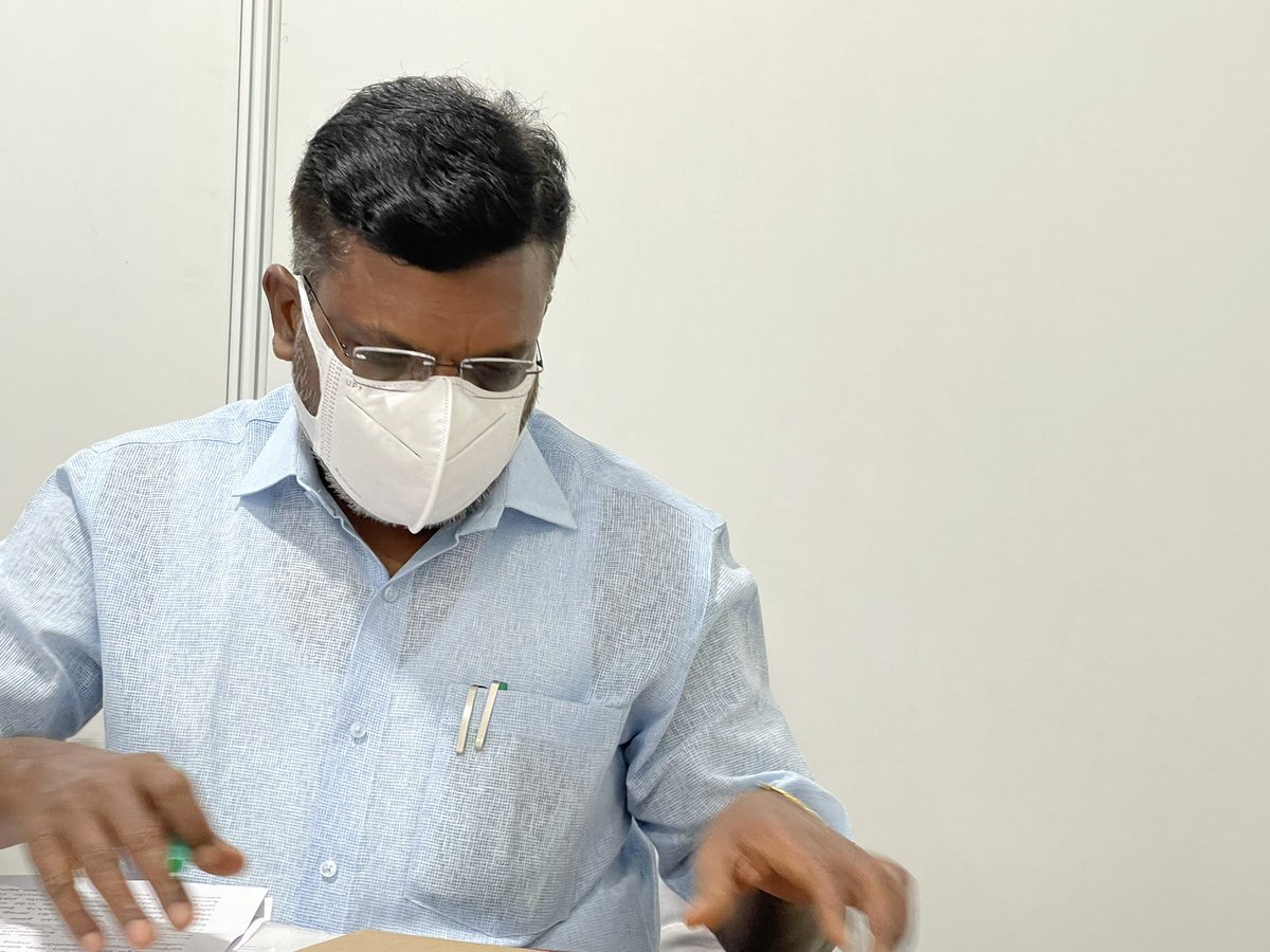 VckBalaji's tweet image. நாங்கள் சட்டமன்ற செல்ல முழுமுதல் காரணமாக இருக்கும் மேன்மைமிகு தலைவர் எழுச்சித் தமிழர் அவர்கள் சட்டமன்றம் நடைபெறும் கலைவாணர் அரங்க கூடத்தில் விடுதலைச்சிறுத்துகள் கட்சிக்கான அலுவலகத்தில் இன்று … 04.09.2021